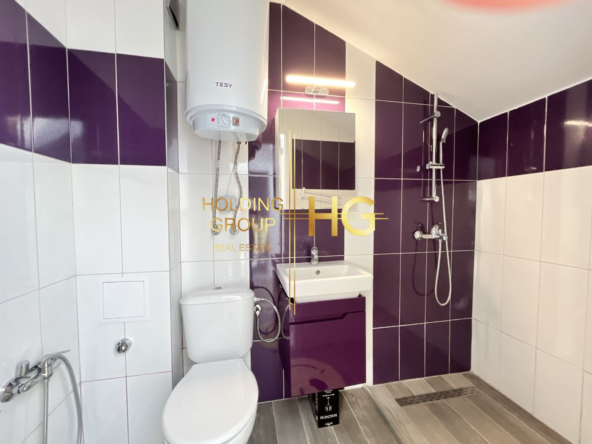 Триетажна къща в с. Близнаци - 0