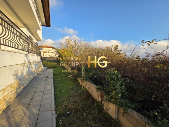 Къща в м-ст Боровец Юг - 0