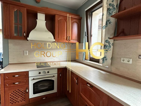 Просторен апартамент в кв. Бриз - 0