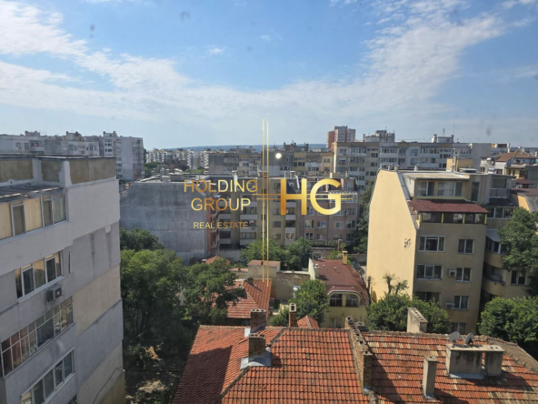 Тристаен апартамент в кв. Левски ул. " Евлоги Георгиев" - 0