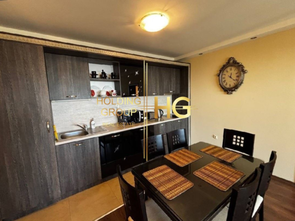 Тристаен панорамен апартамент в затворен комплекс в м-т Ален Мак - 0