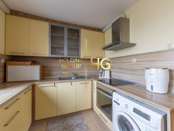 Тристаен апартамент - до бизнес хотела - централна част - 0