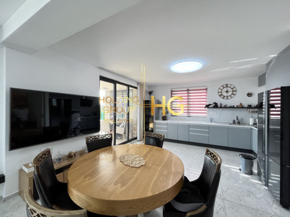 Триетажна къща в с. Близнаци - 0