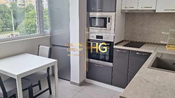 Тристаен апартамент в кв. Чайка - 0