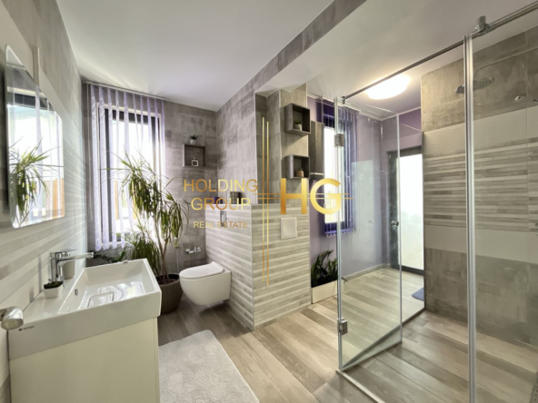 Триетажна къща в с. Близнаци - 0