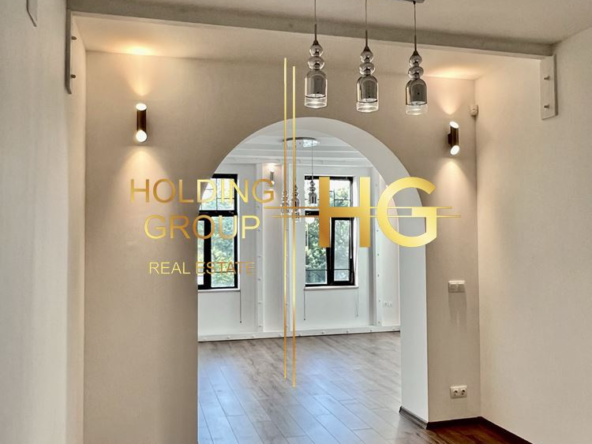 Къща в идеалния център на Варна - 0