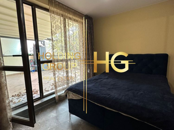 Просторен апартамент в кв. Бриз - 0