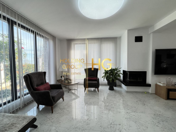 Триетажна къща в с. Близнаци - 0