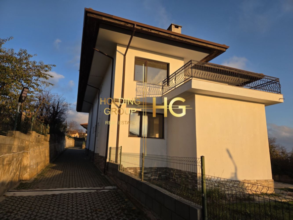 Къща в м-ст Боровец Юг - 0