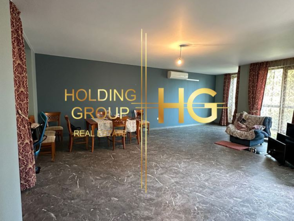 Просторен апартамент в кв. Бриз - 0