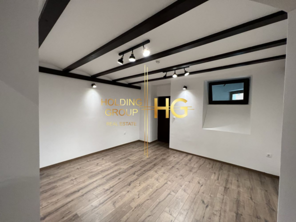 Къща в идеалния център на Варна - 0