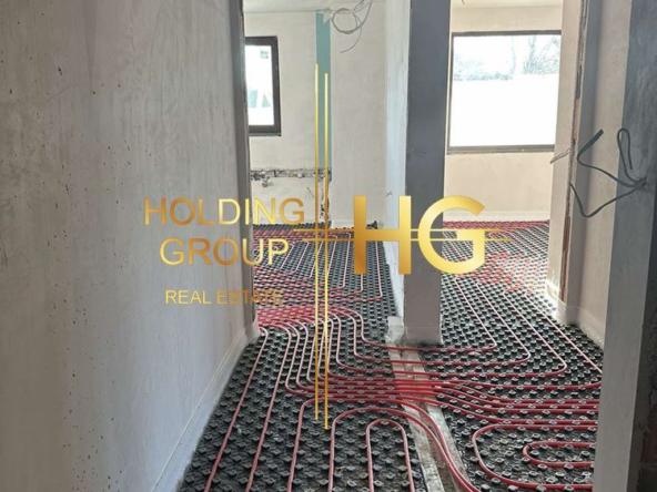 Тристаен апартамент в затворен газифициран комплекс до Св. Св. Константин и Елена! - 0