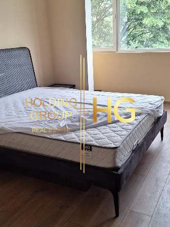 Тристаен апартамент в кв. Чайка - 0