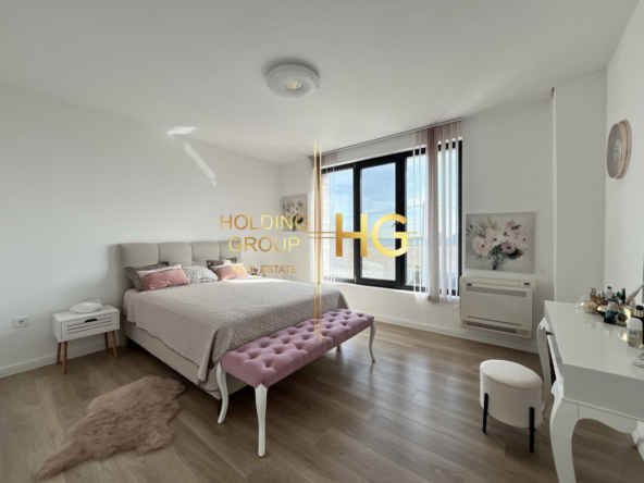 Триетажна къща в с. Близнаци - 0