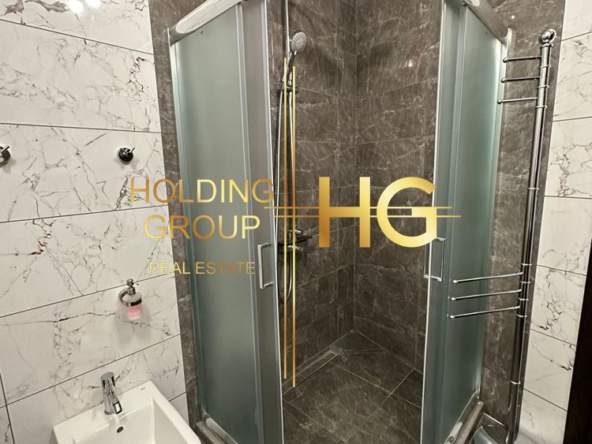 Просторен апартамент в кв. Бриз - 0