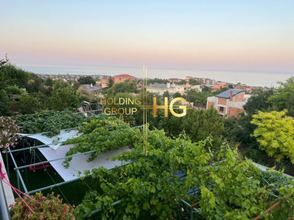 Уникална къща в м-т Траката - 0