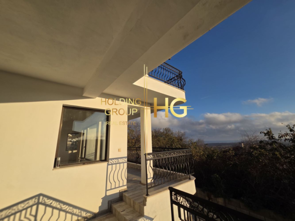 Къща в м-ст Боровец Юг - 0