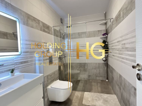 Триетажна къща в с. Близнаци - 0