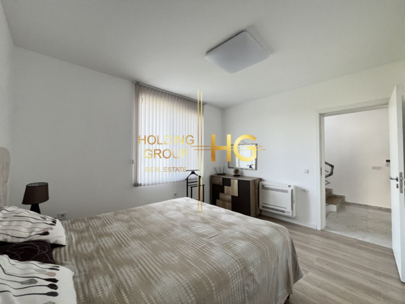 Триетажна къща в с. Близнаци - 0