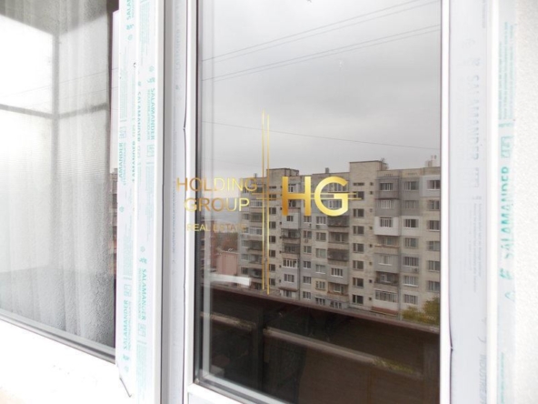 Тристаен апартамент в централната част на града - 0