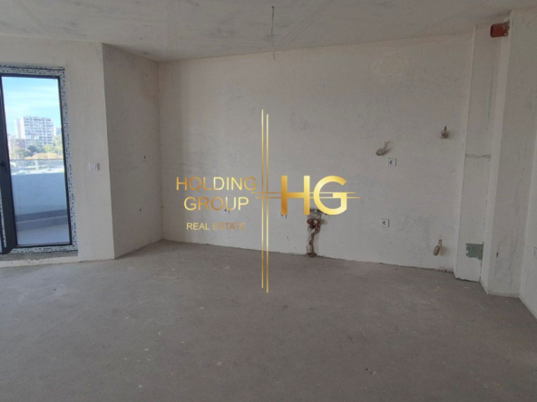 Слънчев и просторен тристаен апартамент с невероятна и нескриваема морска панорама в кв. Бриз - 0