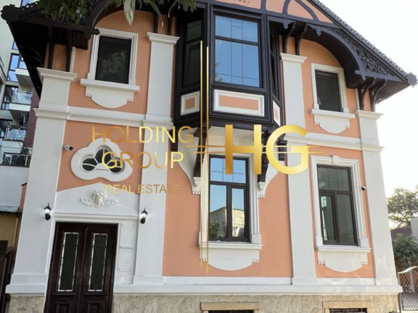 Къща в идеалния център на Варна - 0