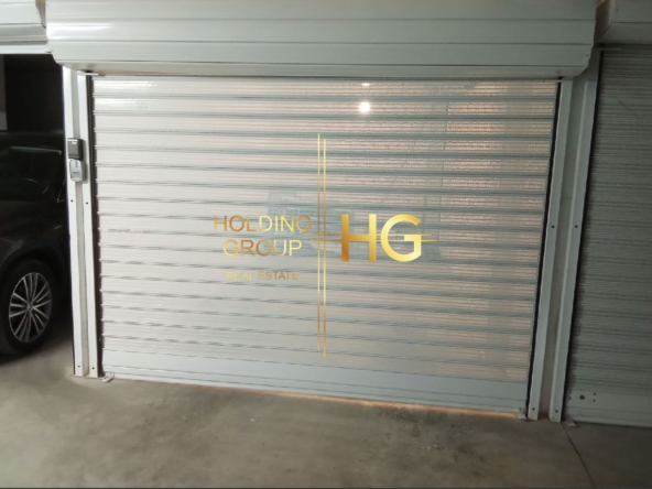 Тристаен апартамент с гараж в кв. Чайка - 0