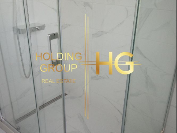 Тристаен апартамент с гараж в кв. Чайка - 0