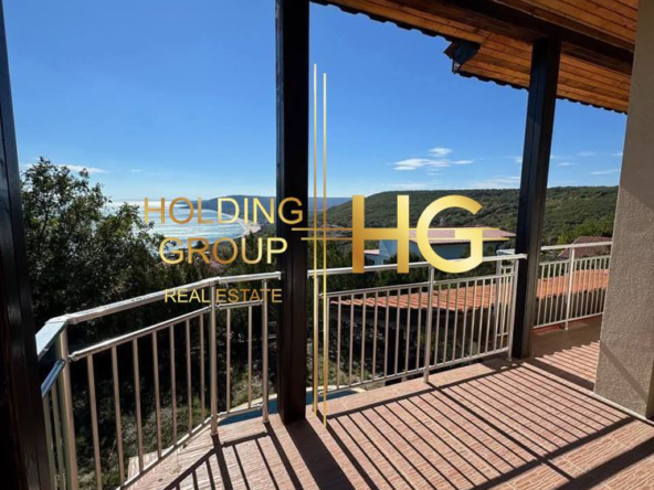 Двуетажна къща в к.к. Албена - 0