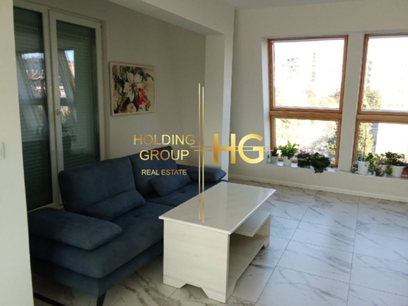 Тристаен апартамент с гараж в кв. Чайка - 0