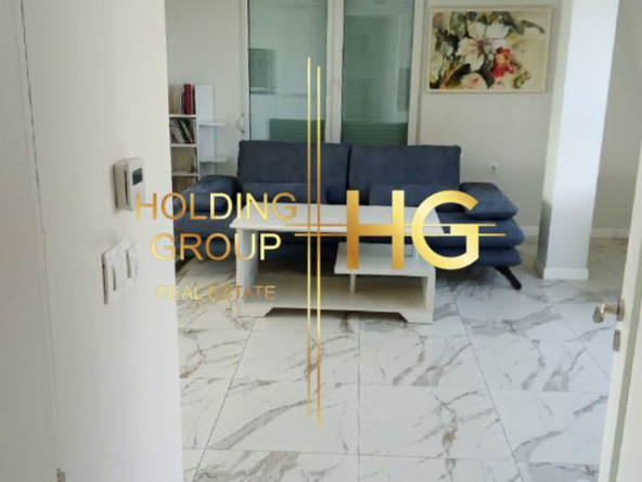 Тристаен апартамент с гараж в кв. Чайка - 0